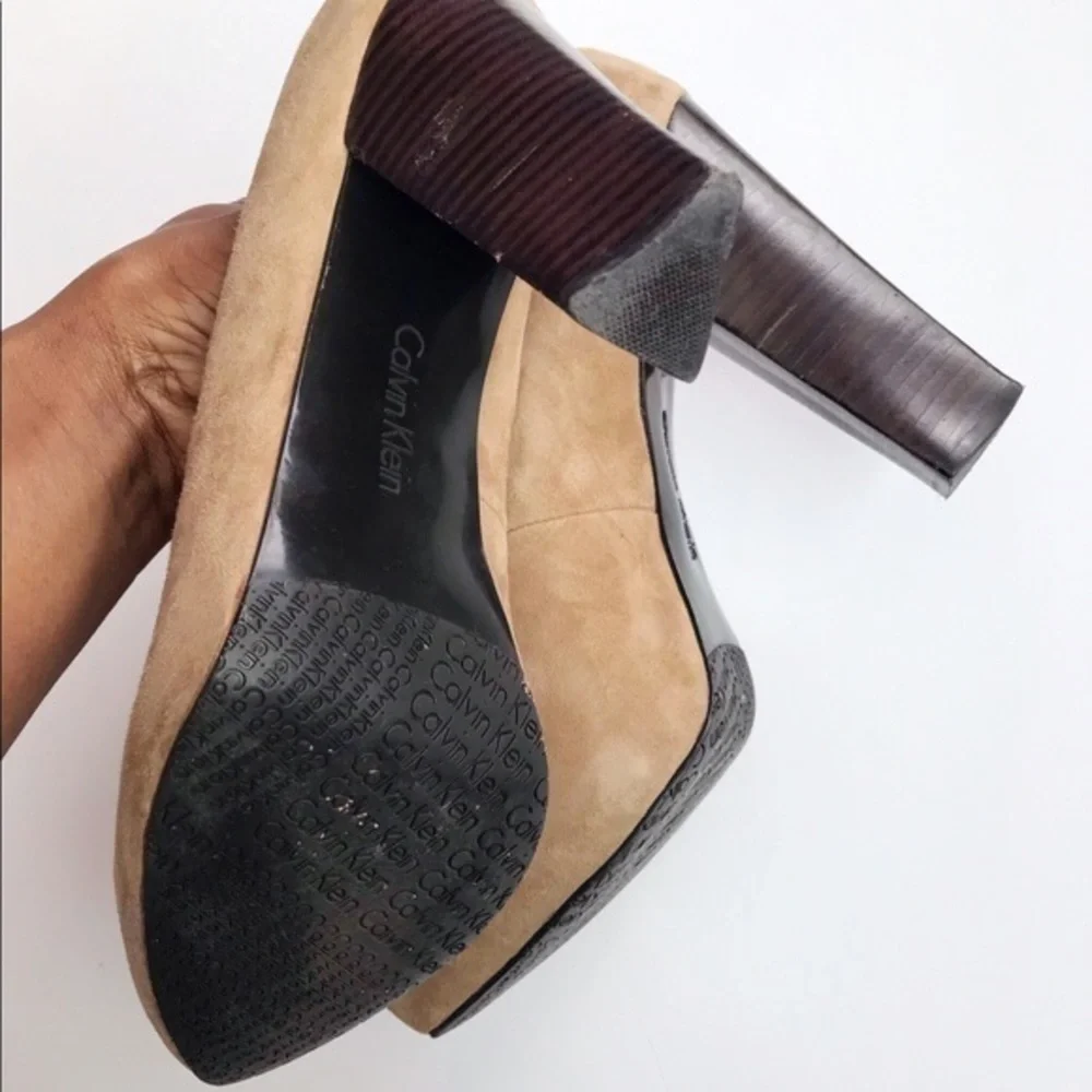 CALVIN KLEIN Platform Leather Pumps